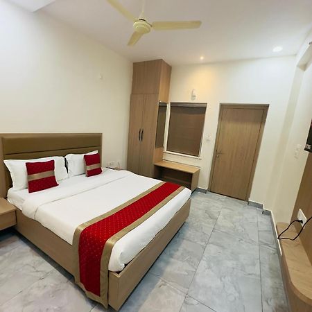 Hotel Raga Karimnagar Eksteriør bilde