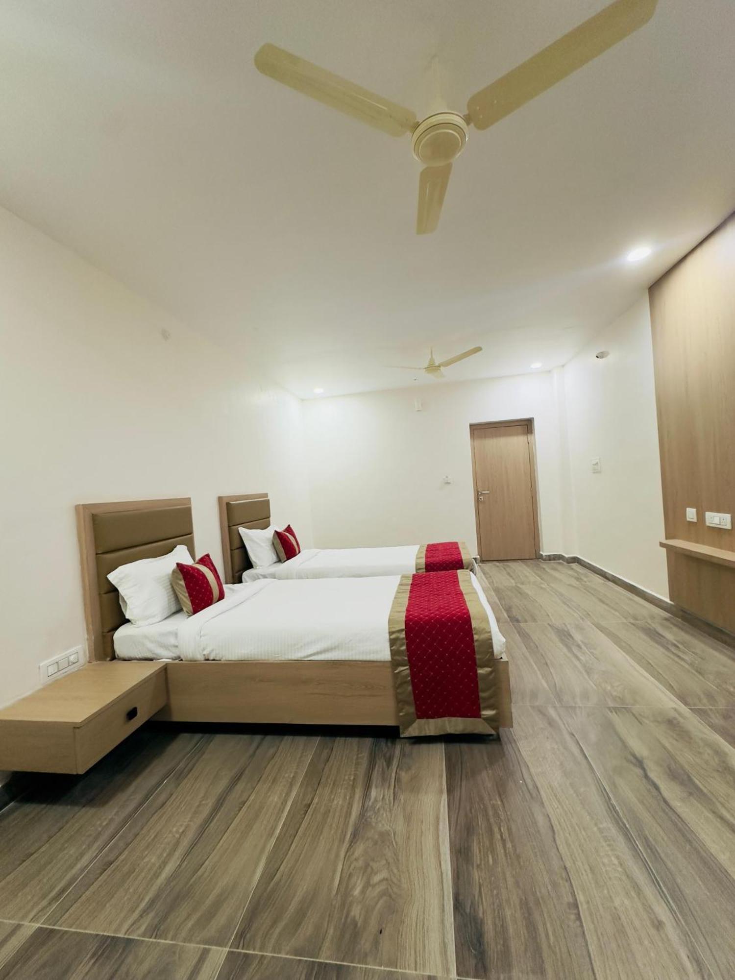 Hotel Raga Karimnagar Rom bilde